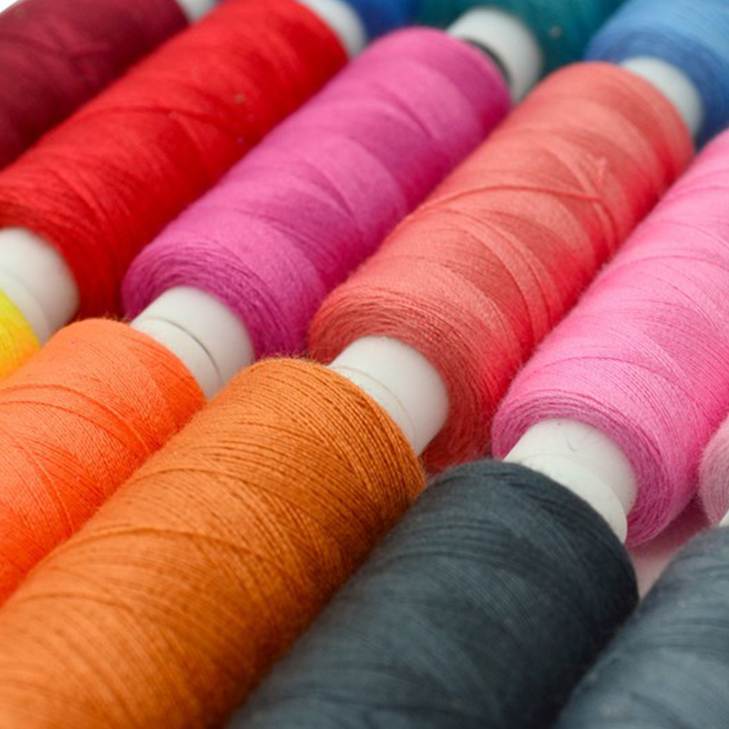 30Pcs Kleurrijke 250 Yards Machine Borduurgaren Diy Naaigaren Kit Draad Naaien Levert