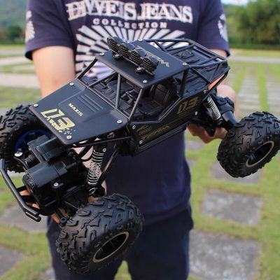 Newest 1/12 RC Car 4WD climbing Car 4x4 Double Motors Drive Bigfoot Car Remote Control Model Off-Road Vehicle oys For Boys: 28cm Black