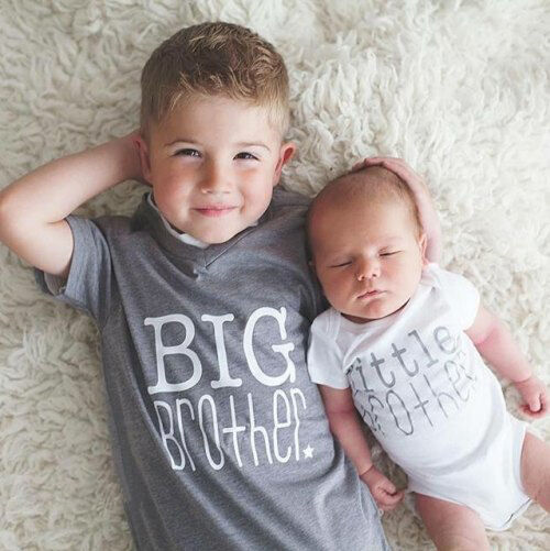 Ropa de hermanos, trajes a juego para la familia, camiseta gris con estampado de letras de hermano mayor y pequeño hermano, mono con estampado blanco 1 Uds