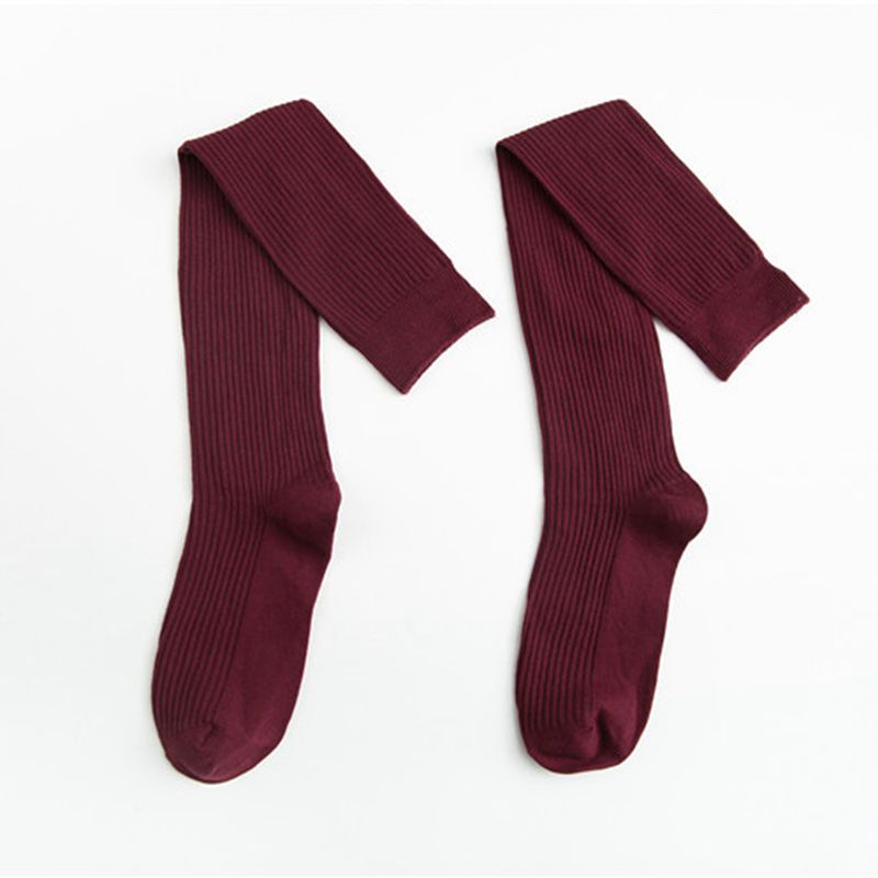 Tyyliset pitkät tuubisukat hengittävät hikeä imevät deodorantti- ja kitkaa estävät naisten polvipituiset yksiväriset pitkät tuubisukat