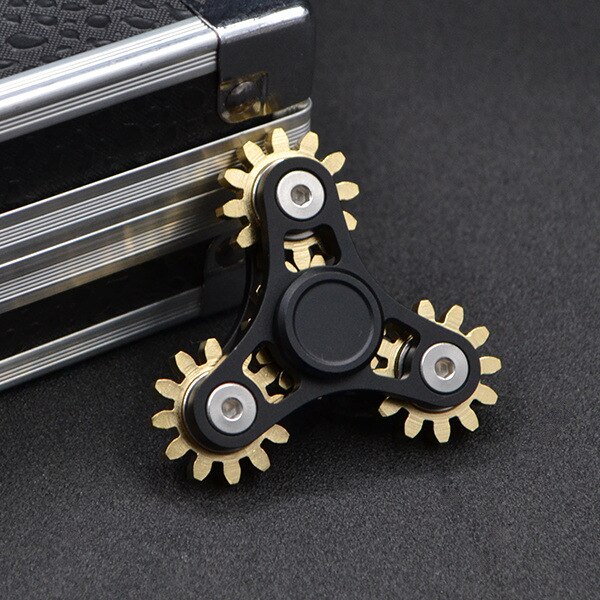 The Gear Linkage Decompression Cube Fingertip Gyro Brass Material Fingertip Plaything Super Mechanical Adult Toys: Four teeth black