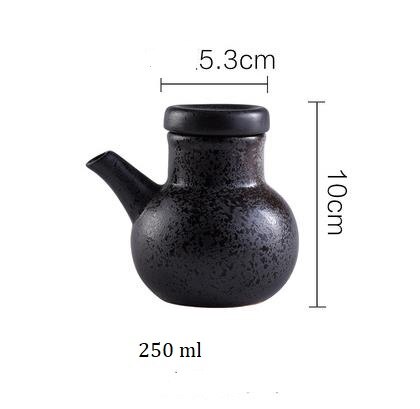 Japanese Style Ceramic Retro Black Soy Sauce Pot Small Vinegar Pot with Lid Sauce Jar Bottle Tableware: light green