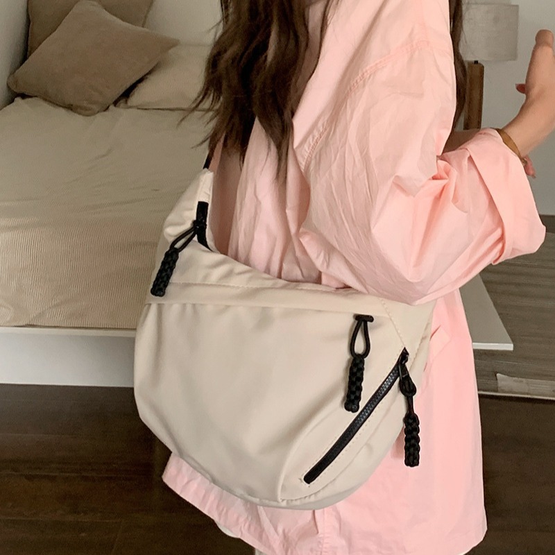 Nylon crossbodytassen met grote capaciteit casual en veelzijdige schoudertas voor woon-werkverkeer Lichtgewicht sport crossbody hobos-tas