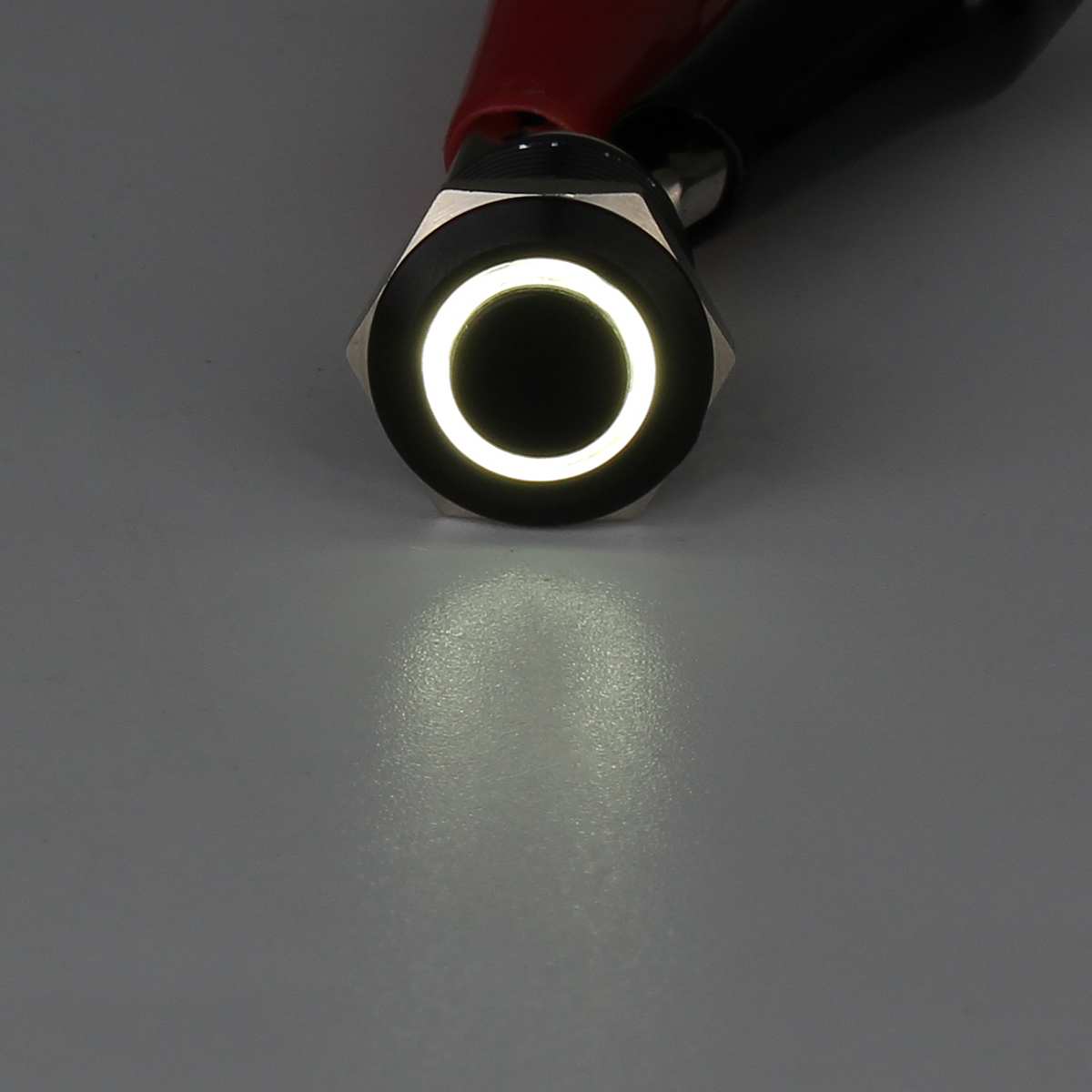 Negro, 4 pines, 12mm, luz LED, botón pulsador de Metal, interruptor momentáneo impermeable, 12V, interruptores para coche, electrónica: Blanco