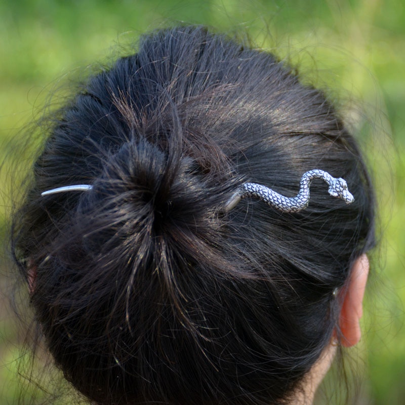 Wiccan Serpente Bastone Dei Capelli di Alta Sacerdotessa Serpente Osso Hairstick pagano Strega Regalo Bandire maschio Gioielli