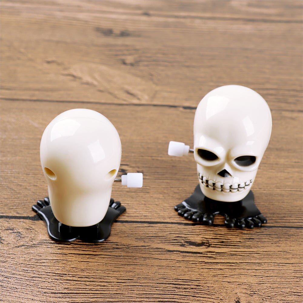1 stk cool stil plast sort hvid mini kraniet form windup urværk legetøj til barn sjov nyhed urværk legetøj