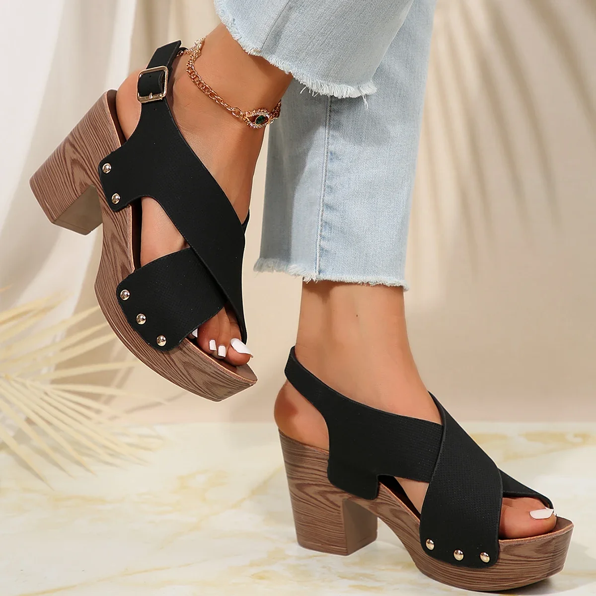 Sandaal van Vrouwen Britse Stijl Rome Schoen Comfortabele Zachte Hoge Hakken Zomer Sandalias Metalen Gesp Casual Slipper Wedge Platform Sandaal