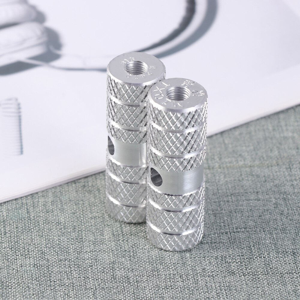 Een paar aluminiumlegering fiets cilinder stoel as stunt pegs voor mountainbike (zwart): Zilver