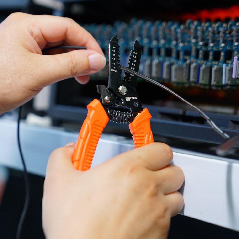 Multifunctionele draadstrippers Terminal krimpfunctie Draadsnijden en draaien Speciaal gereedschap voor elektricientang