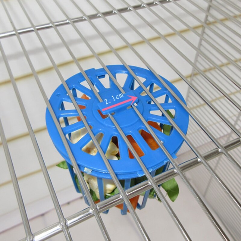 Alimentador de frutas para loros, soporte para aperitivos de aves, dispensador de golosinas para pinzones, cacatúa colgante en jaula, cesta de verduras, fácil de usar, 157A