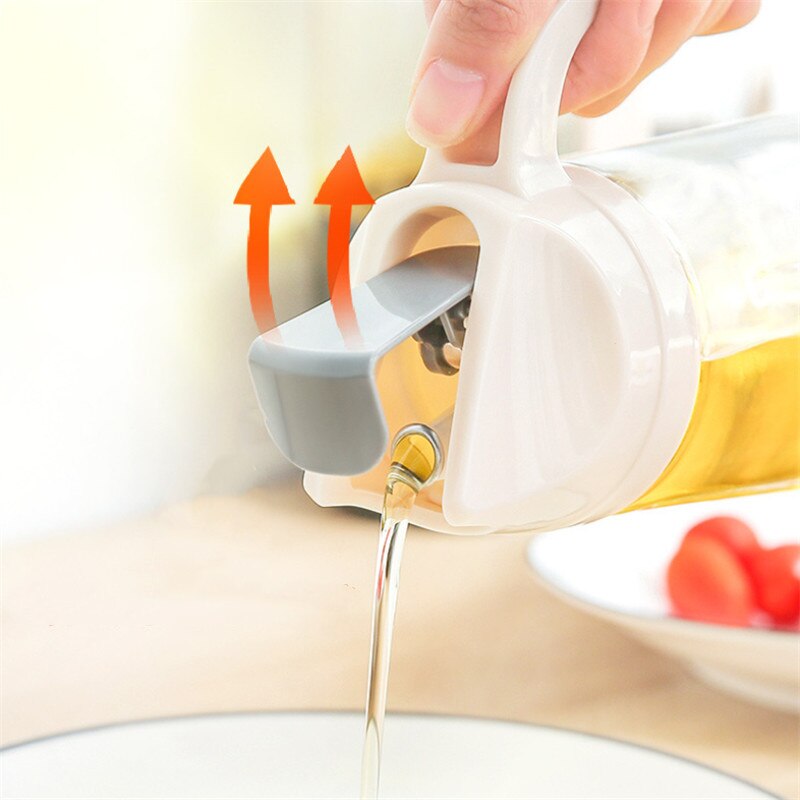 Automatic Opening and Closing Kitchen Oil Seasoning Cans with Capped Glass Condiments Leak-Proof Oil Vinegar Bottles Spice Jar