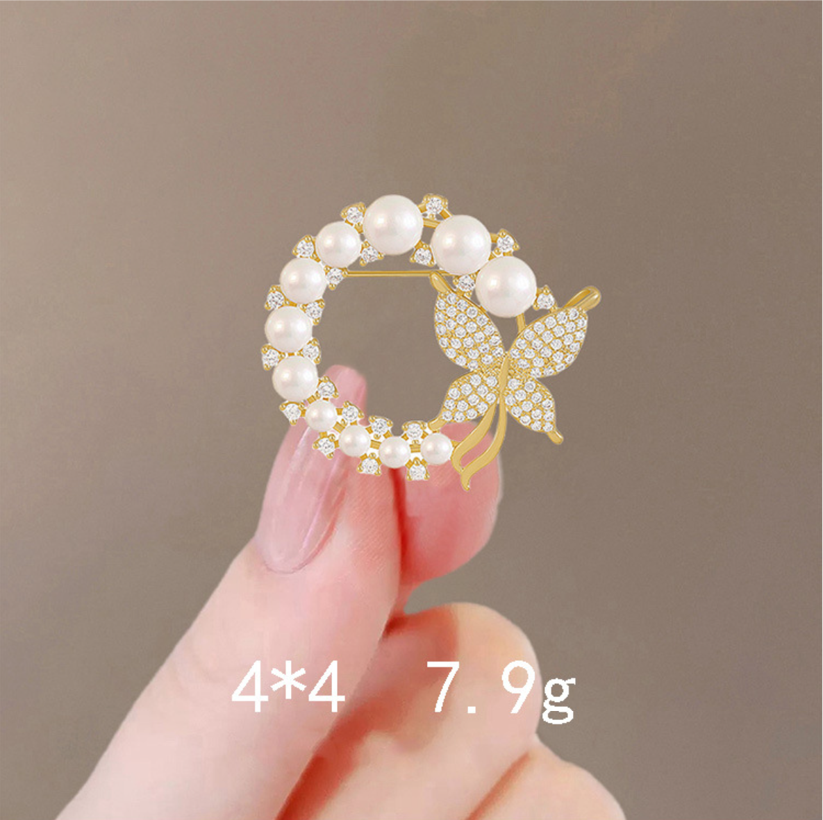 Broches de diamantes de imitación de mariposa y perlas a la para mujer, alfileres de ropa fijos de Metal elegantes, joyería diaria de alta gama al por mayor: Con recubrimiento de titanio