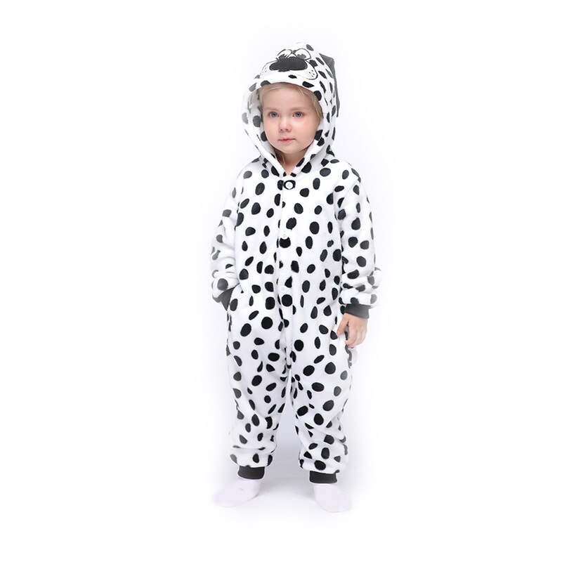 Pijamas de animales de franela, nueva versión coreana de los perros dálmatas de fondo blanco, bata de noche de una pieza para el hogar,