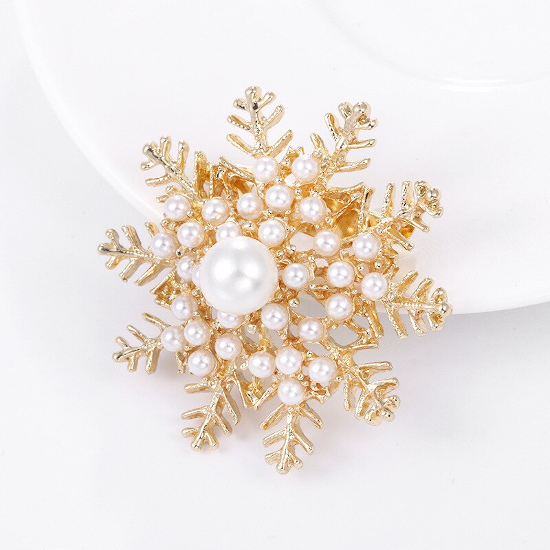 High-End Sneeuwvlok Badge Broche Mode Temperament Wilde Sneeuwvlok Parel Diamanten Broche Dames Kleding Accessoires Corsage