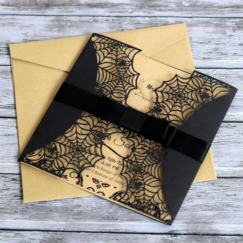 10 stk kuttet halloween invitasjonskort hule skrekkfestinvitasjoner kort edderkoppnettkort med bueknuter (svart)