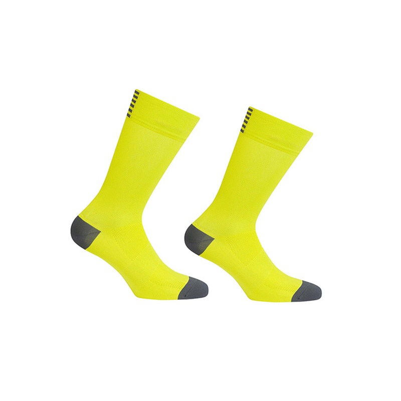 Cykelstrømper mænd kvinder sport udendørs sort hvid åndbare landevejscykler sokker løb udendørs sokker: Skyne gul