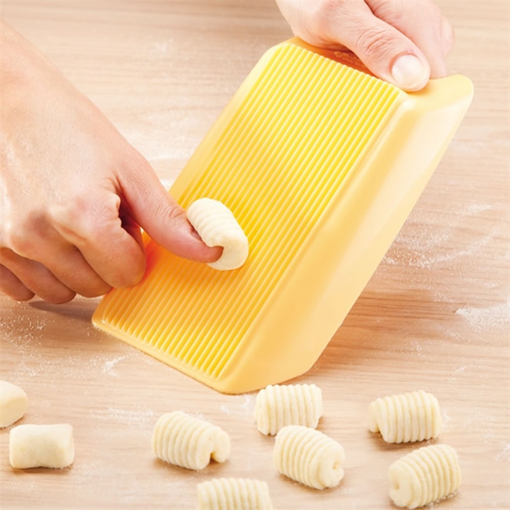 Manual Spaghetti Gnocchi Noodles Stencil Maker Dough Rolling Pin Set DIY Pasta Macaroni Plastic Board Mold Stamps Kitchen Gadget