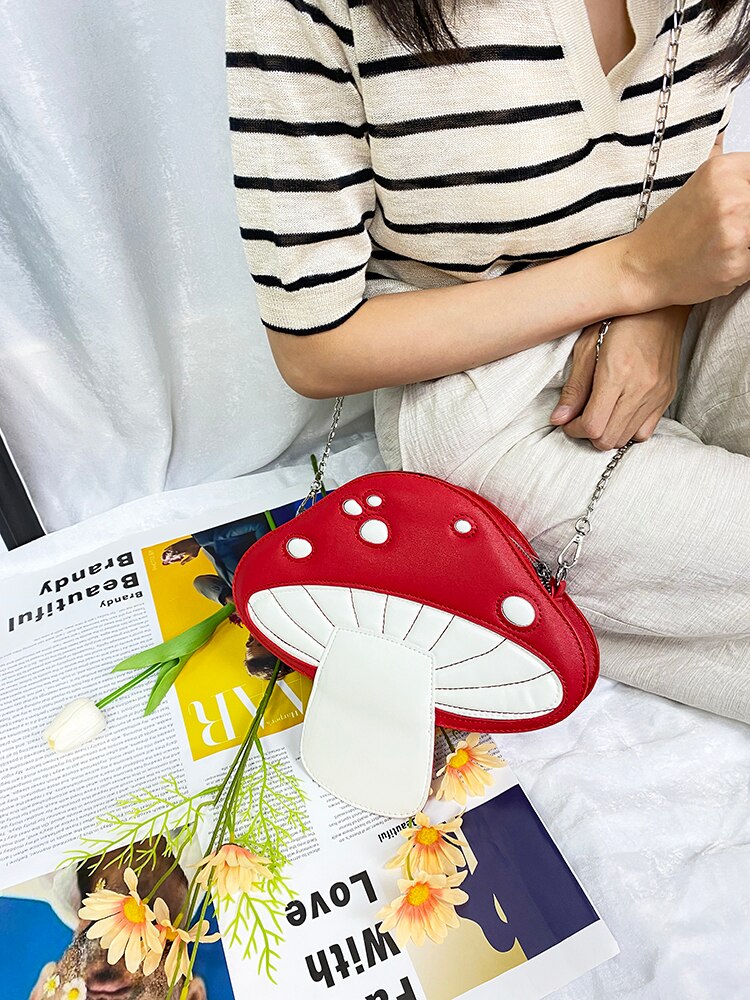 Sacs à main champignon rouge pour femmes, mignon sac à bandoulière Kawaii, pochette de jour à chaîne, Mini sac à main de styliste