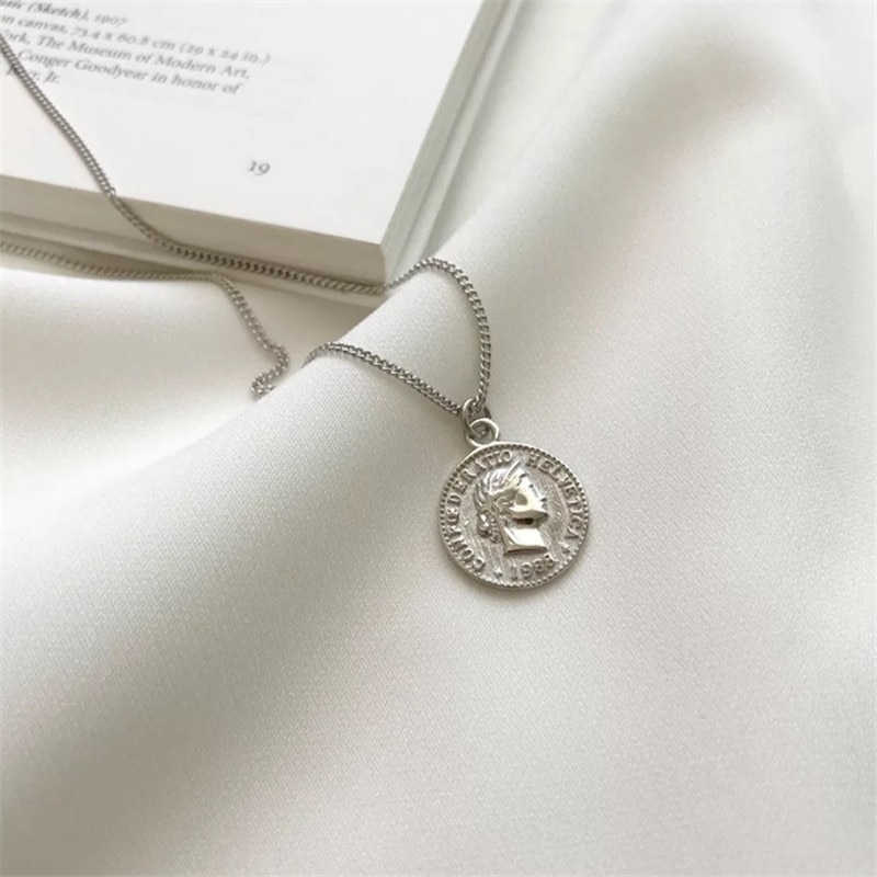 POFUNUO 925 argent coréen Vintage faire vieux Chokers en détresse pour les femmes pièce reine tête Portrait pendentif Niche colliers