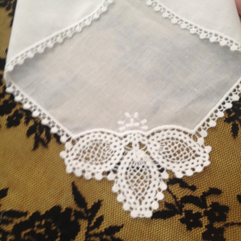 Set of 12 Ladies Handkerchiefs White Cotton Lace Weddding Bridal Handkerchief For Mother of Bride weddings 12 x 12