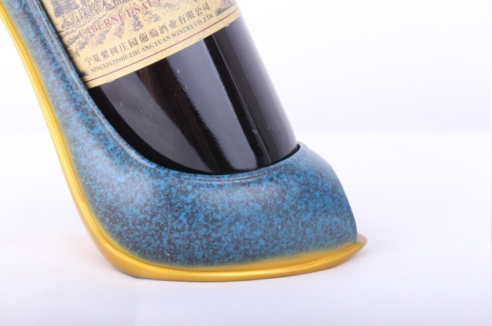 Étagère à vin avec talons hauts, chaussures, artisanat en résine, ornements décoratifs, fenêtre de Restaurant, créatifs