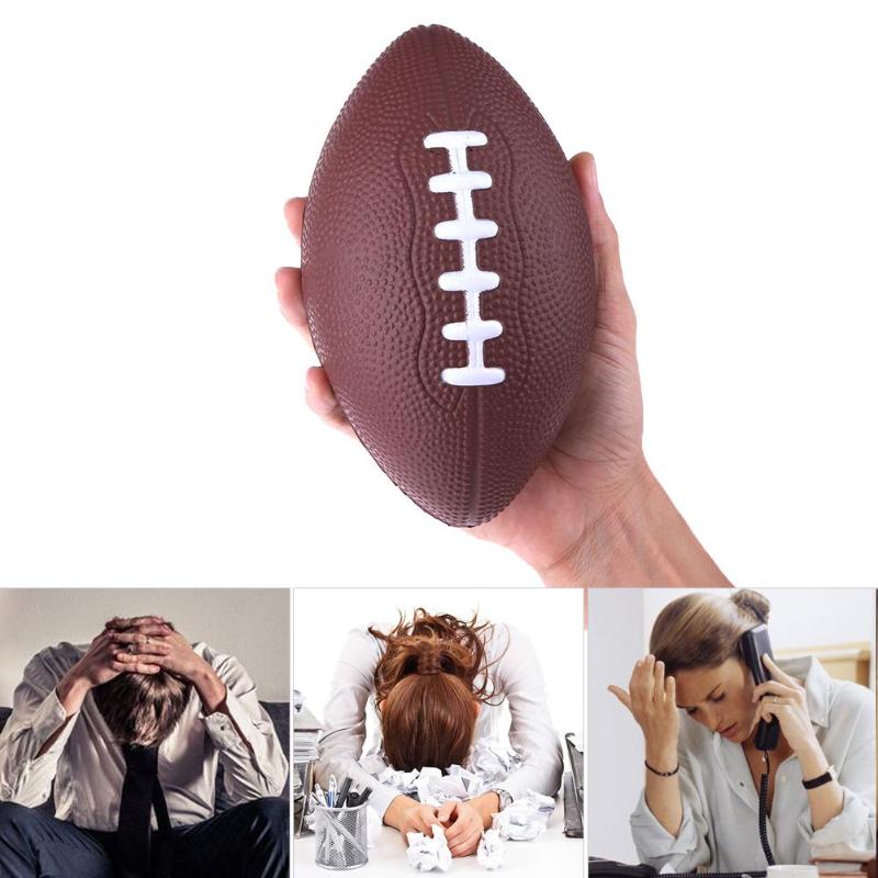 Mini blødt pu skum materiale brun anti-stress rugby fodbold squeeze ball