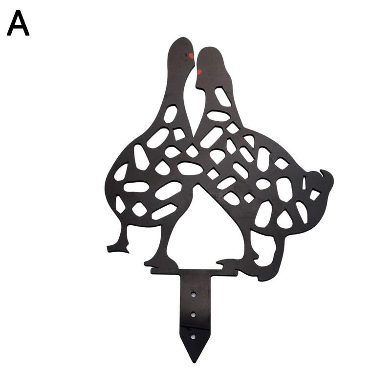 Chicken Yard Art Outdoor Garden Statues Backyard Lawn Stakes Metal Hen Yard Decor Garden Statues Decoration Ornament: A