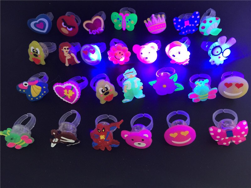 10 teile/los freundlicher Karikatur Flashig LED-Licht Bis glühend Fingerringe