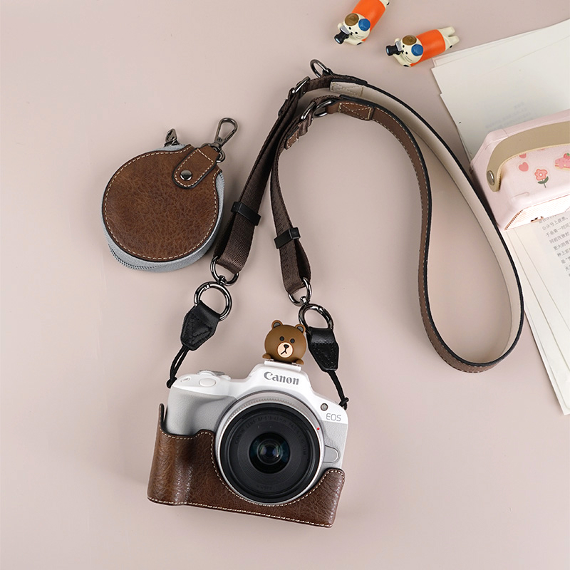 Etui na aparat Canon EOS R50 Pokrowiec na aparat Pokrowiec ochronny Pół etui z paskiem na ramię Torba na aparat Otwarte dno Odporne na stratki: FIOLETOWY / Pakiet 2