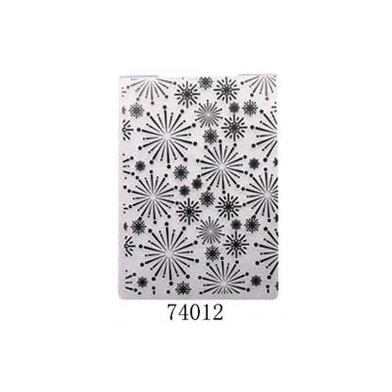 1Pcs Making Paper Cards DIY Photo Album Multifunction Embossing Folder Template Embossing Plastic Wedding Decoration: 74012 snowflake