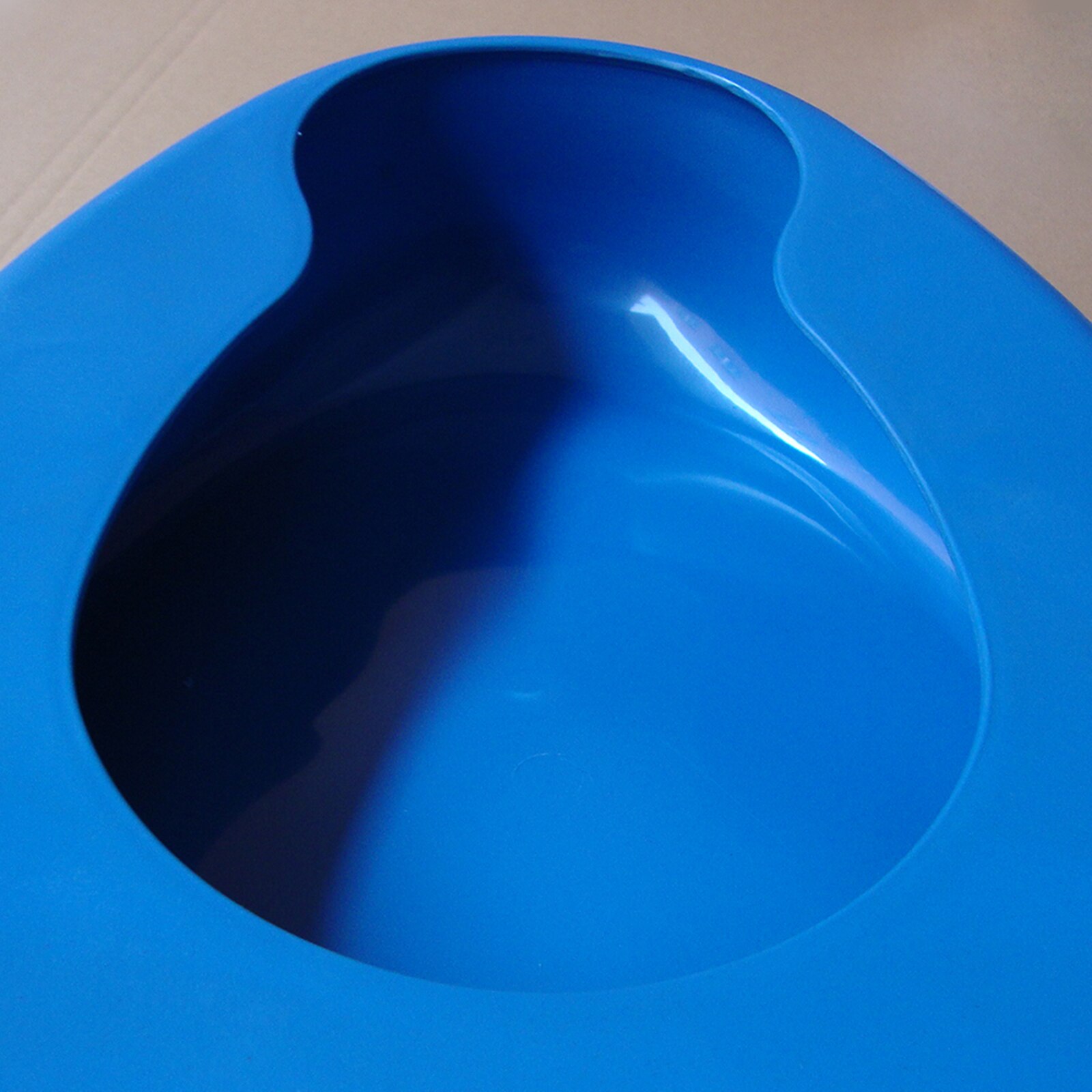 Anti-Spill Blue Bedpan Seat Urinal for Bedridden Patient Elderly Care,Reusable Easy to Clean Patient Home Bed Pan
