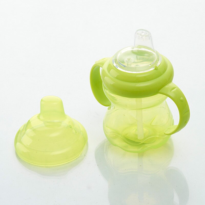 Babymugg barn utomhussportmuggar med handtag läckagesäker sugkopp plastmugg baby learning drickskopp