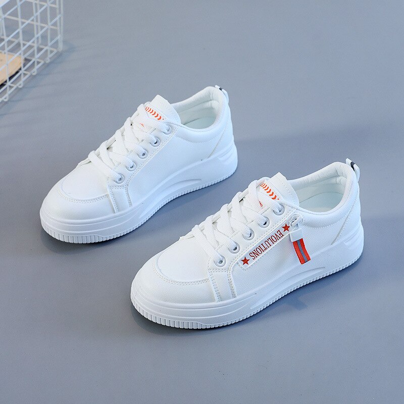 Mały biały buty damskie wrotki 2022 nowa wiosna i jesień niskie buty sportowe na co dzień studenci zwiększają buty skórzane