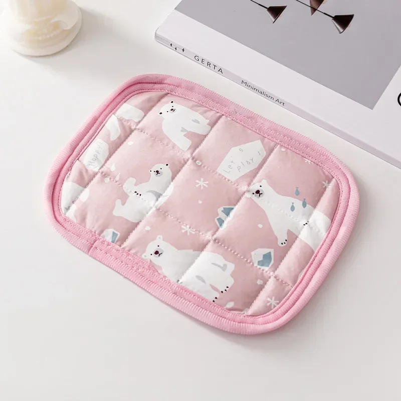 Pienlemmikin kylmämatto kesäjää silkki viileän tuntuinen lemmikkimatto hamsteri kennel marsu chinchilla kani pienlemmikin kylmämatto: L / Vaalean harmaa