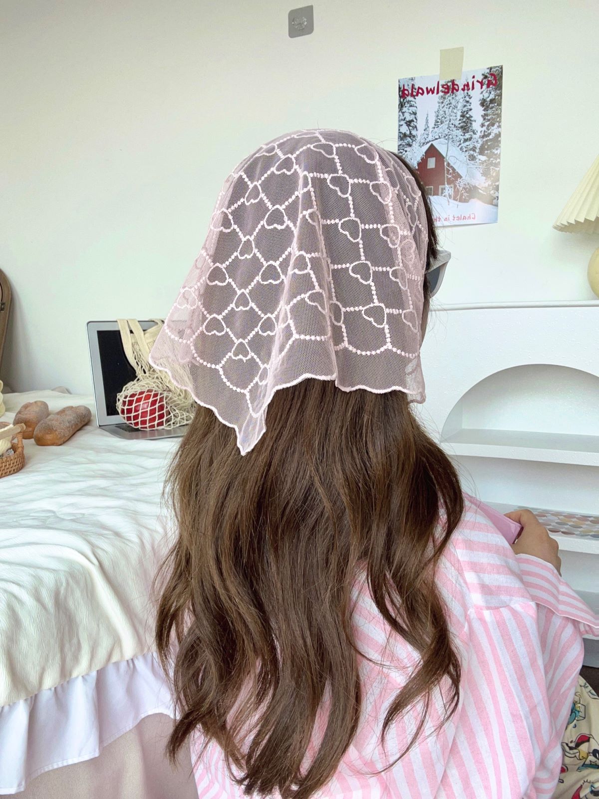 Bufanda de seda pequeña de encaje de Color para mujer, bufanda larga que combina con todo, bufanda de carpeta Triangular decorativa, protección para el cuello, cinta para el cabello de amarre