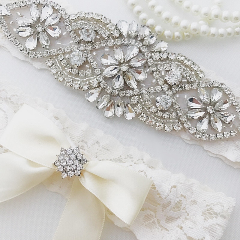 Wedding Bridal Garter Set Crystal Rhinestone op een WITTE Kant kristal Toss Kousenband Set met Ivory Boog