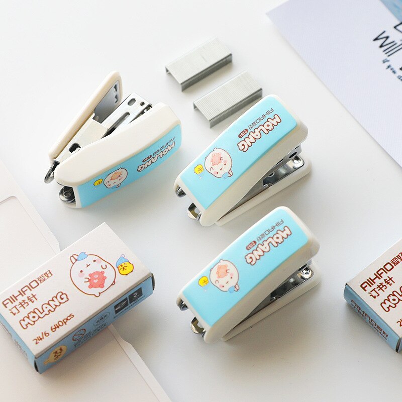 6 juegos/lote Mini grapadora manual con grapas plateadas dibujos animados grampeador papelería oficina escuela suministros papelería escolar F031