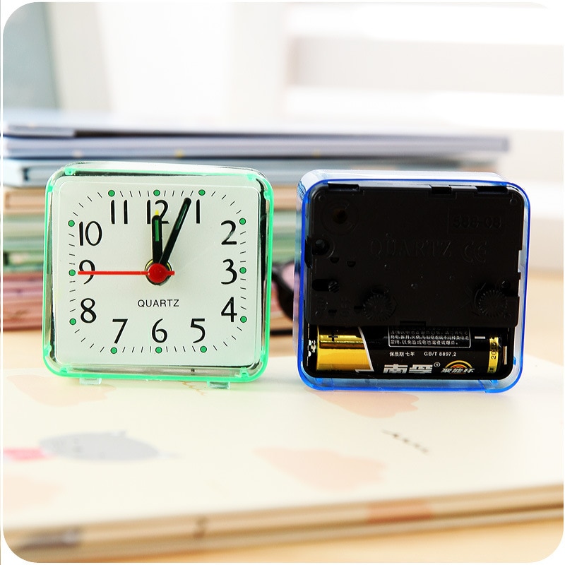 Reloj despertador cuadrado para cama pequeña, relojes de viaje compactos para niños, escritorio de estudiante, mesita de noche, mesa de hogar, pitido de cuarzo, lindo y portátil