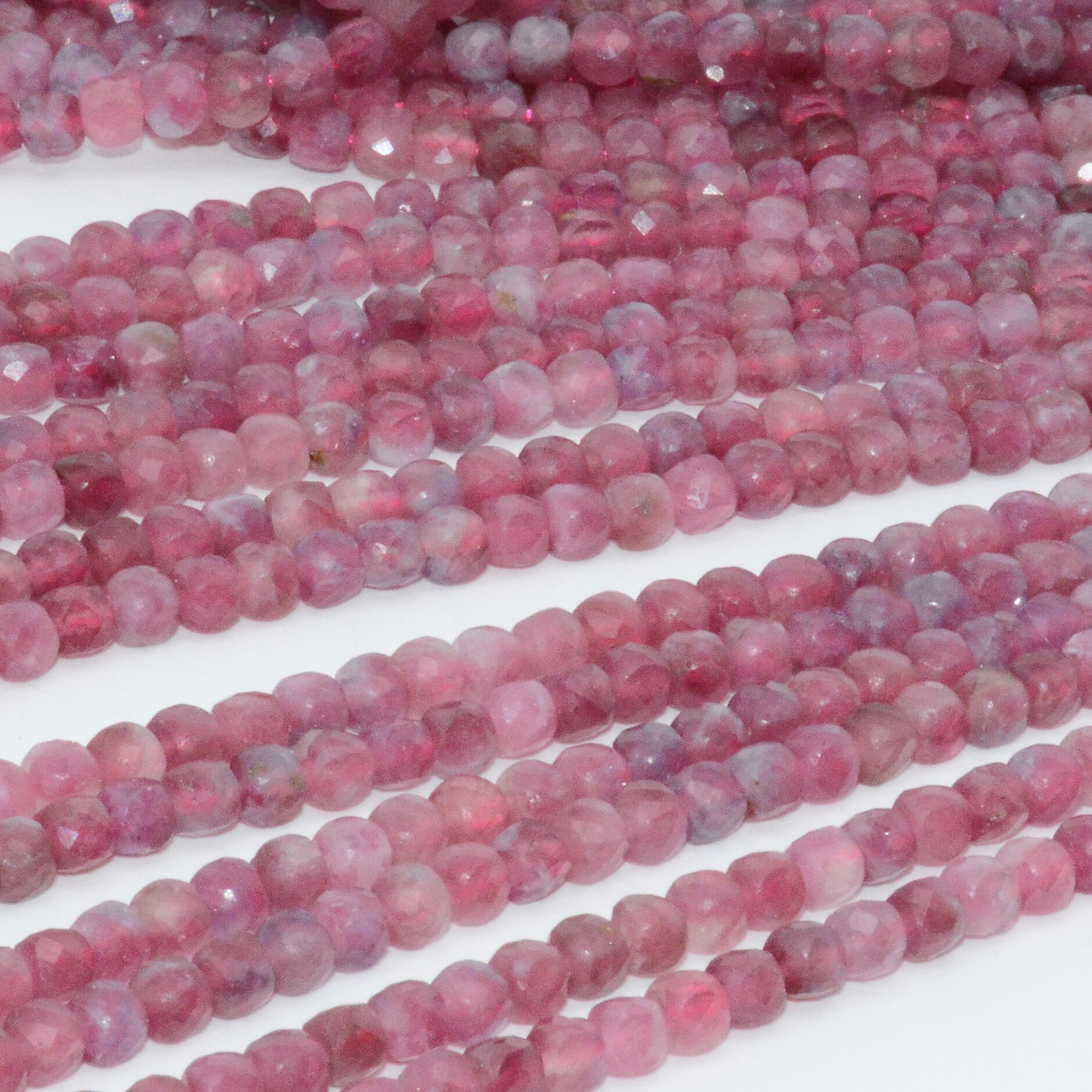 Natürliche Rosa Turmalin Facettiert Unregelmäßigen Cube Bead 4,2mm ~ 4,5mm