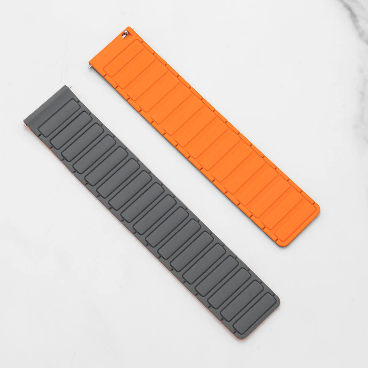 Bratara Magnetica din Silicon 20-22mm pentru Amazfit Bip, Active, GTR, GTS, Cheetah: Alb argintiu / 12mm