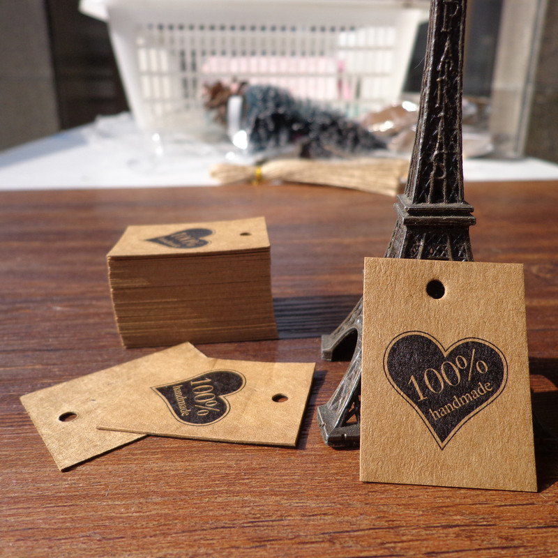 100pcs 3x4cm Vintage Kraft Paper Tags 100% Handmade Heart Mini Kraft Paper Cards Hang Tag Tag DIY Paper Labels