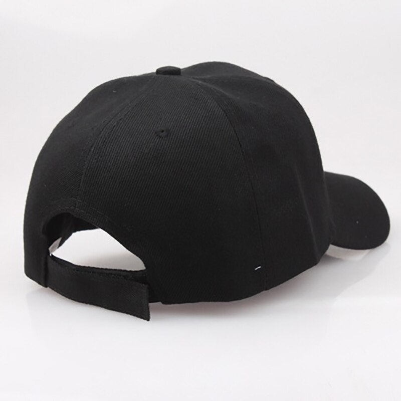 Gorra negra sólida