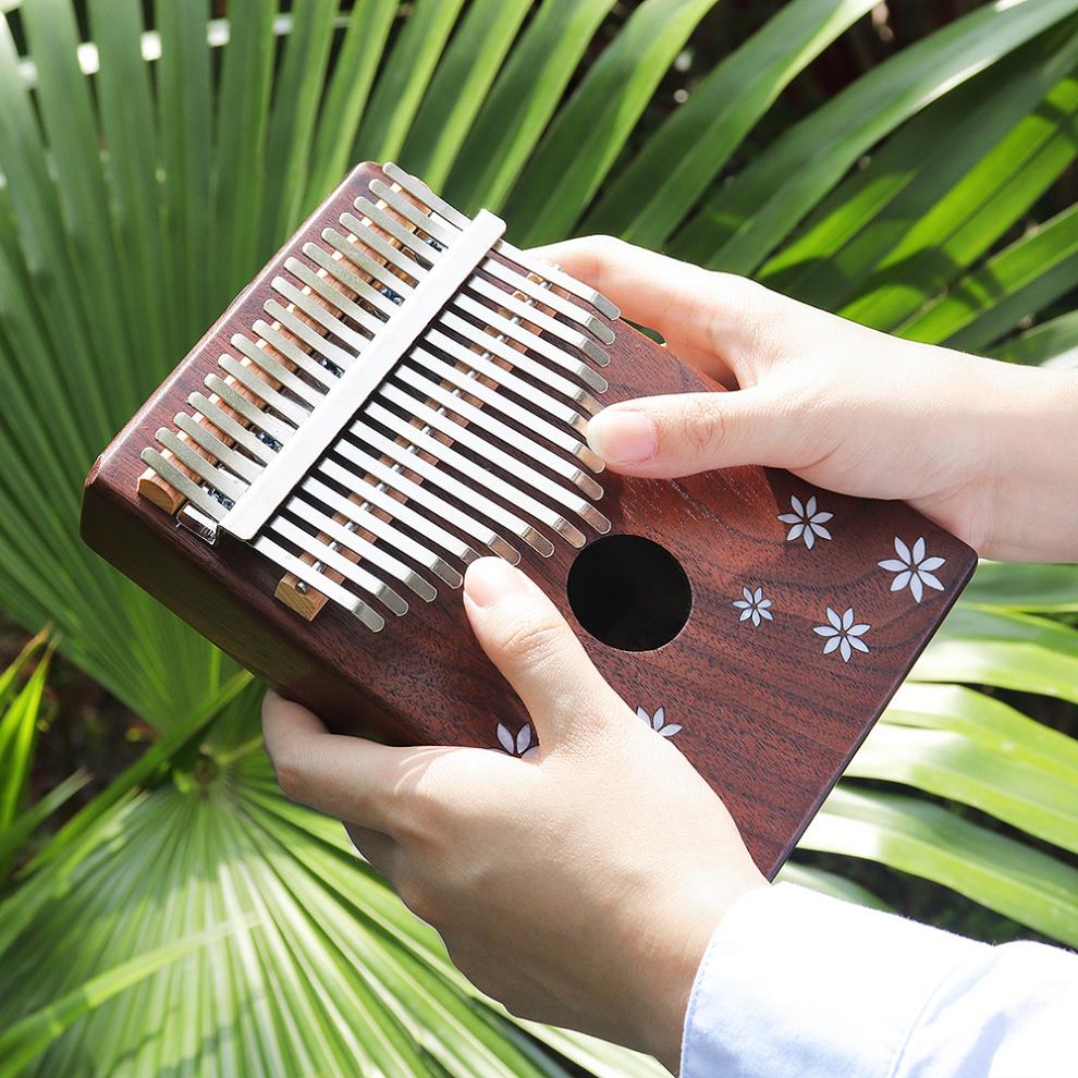 Thumb Piano 17 Sleutel Kalimba Acacia Wood Thumb Piano Met Shell Inlay Zeven Blad Bloem Mbira Natuurlijke Mini Toetsenbord instrument