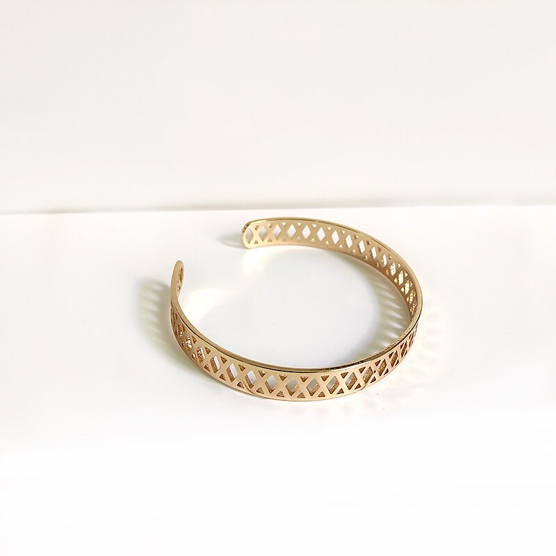 Peri'sbox Hollow Mesh Geometric Bangles Crossed Triangle Gold Bangles for Women Wide Vintage Open Bangle Jewelry Adjustable