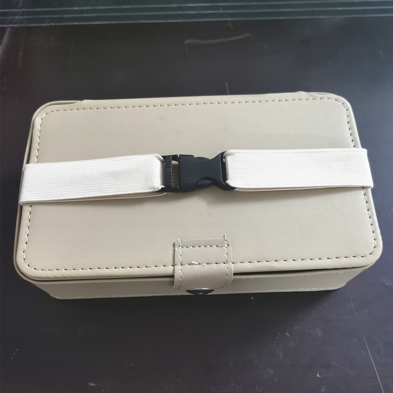 Lederen auto tissue box auto zonneklep type opknoping rechthoek vormige tissue box container handdoek servet weefsel houder papier rack