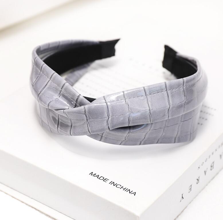 Vrouwen hoofdband kunstlederen haarband brede zijkant kruisknoop hoofddeksel volwassen haaraccessoires: Grijze haarband