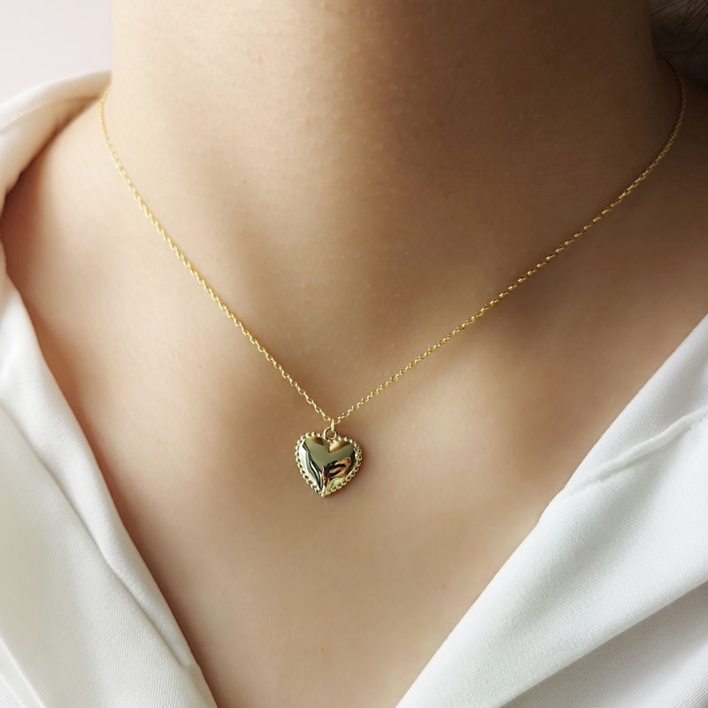 Silvology 925 Sterling Silver Glossy Heart Necklace Advanced Minimalist Pendant Necklace for Women Fashionable Jewelry
