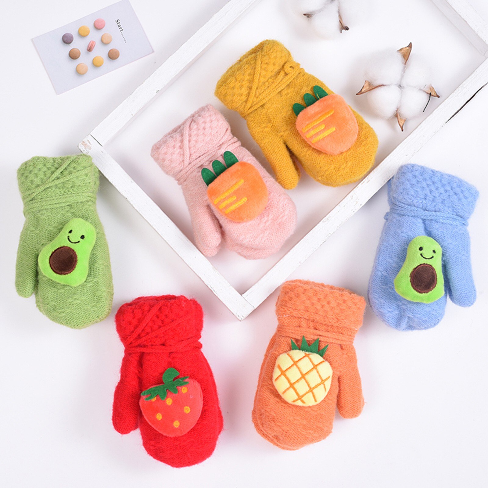 Jongens Winter Knit Cartoon Handschoenen Patchwork Warm Houden Wanten Lanyard Handschoenen Baby Kids Fruit Borduurwerk Baby Accessoires Handschoenen