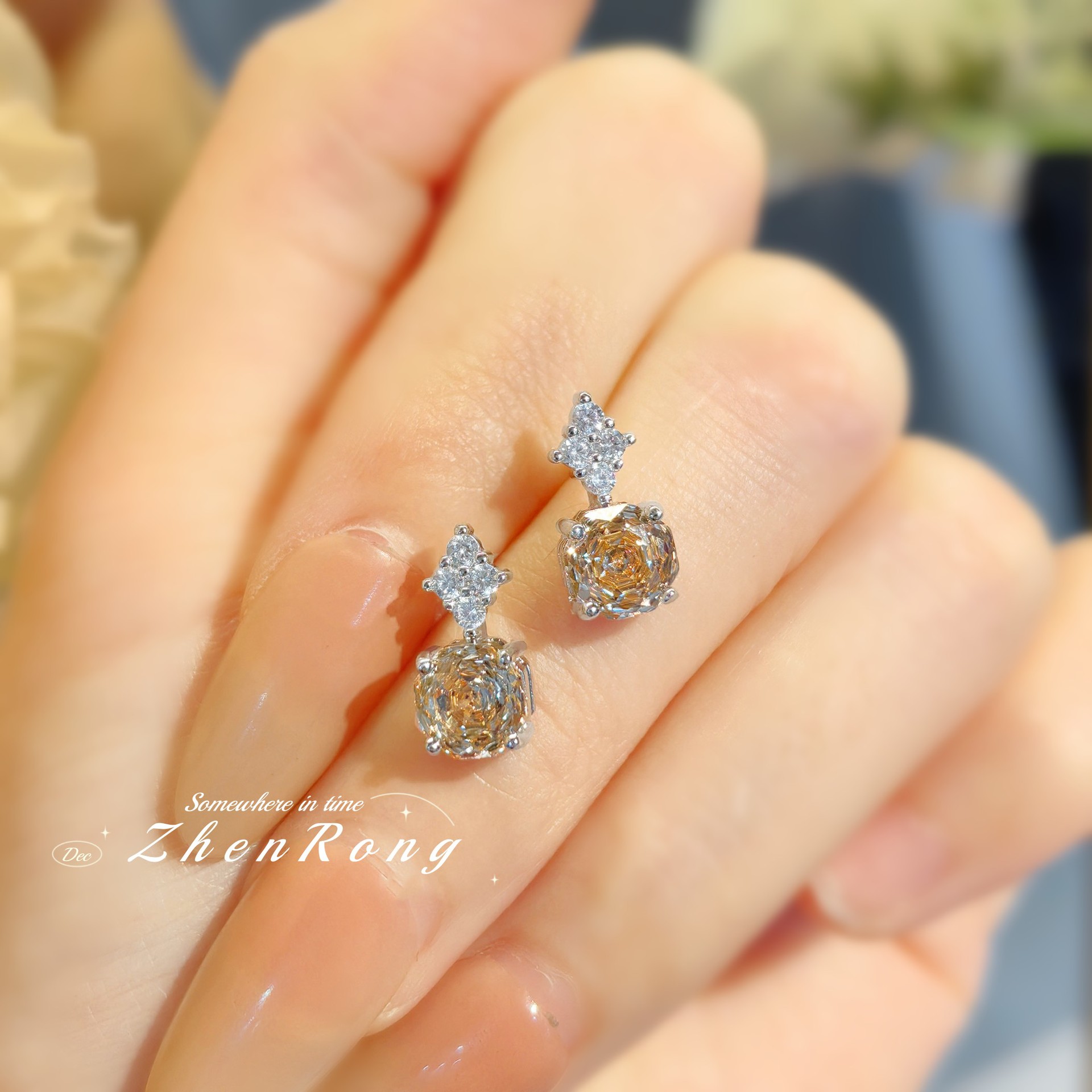 Prachtige rozenbloemvormige hangers met paarse zirkonia, oorbellen, zilverkleurige ringen en sieradensets voor vrouwen.: Imitatie rhodium plated