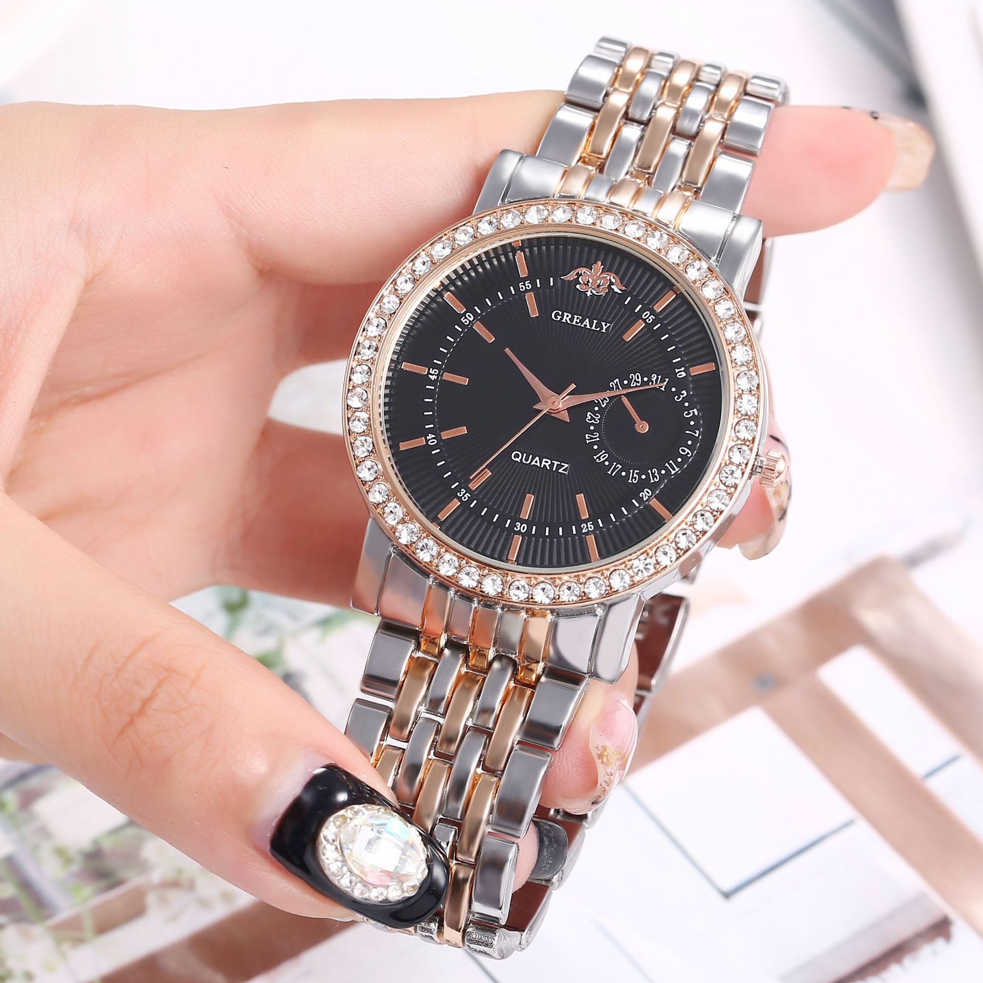 Diamant Vrouwen Luxe Horloge Strass Elegante Dames Horloges Gouden Klok Horloges Voor Vrouwen Relogio Feminino